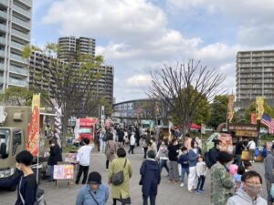 お隣り三郷中央駅「におどり mama マルシェ」の大盛況ぶりに驚きました!!