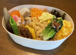 「12色の野菜」のお弁当やサラダがフレスポ八潮で週一で発売中です